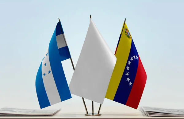 Βενεζουέλα Ονδούρα Και Λευκές Σημαίες Στάση Χαρτιά — Φωτογραφία Αρχείου