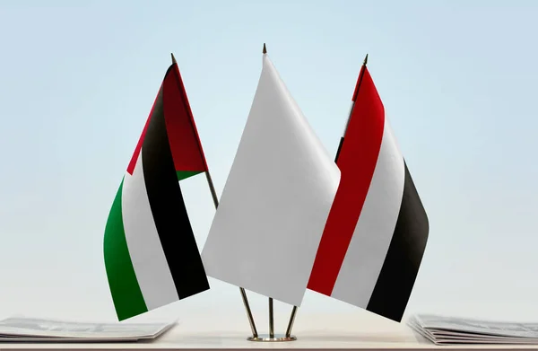 Палестина Йемен Белые Флаги Стенде Бумагами — стоковое фото