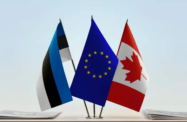 Estland Kanada Och Flagga Monter Med Papper — Stockfoto