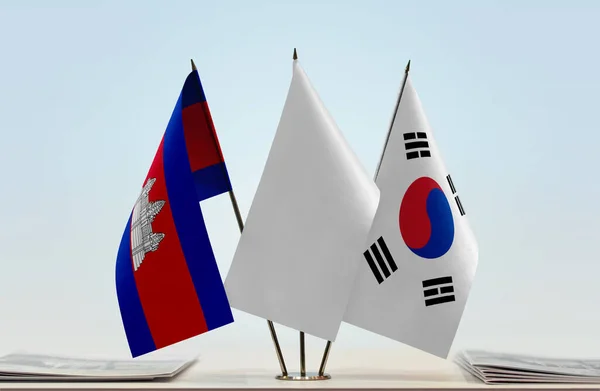 Kamboçya Güney Kore Beyaz Bayraklar Kağıtlarla Ayakta — Stok fotoğraf