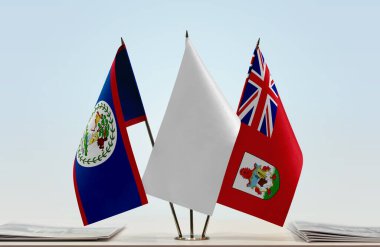 Belgelerle Bermuda ve beyaz bayraklar