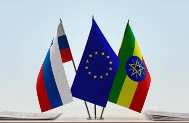 Slovenya Etiyopya ve eu bayrağı belgelerle ayakta