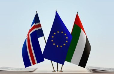 İzlanda BAE ve eu bayrağı kağıtları hazırladı