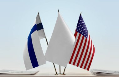  Beyaz bayraklar ve kağıtlar.  