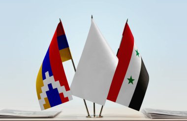 Nagorno-Karabağ Suriye ve beyaz bayraklar evraklarla beklemede
