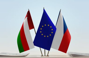 Umman CR ve eu bayrağı hazır bekliyor.