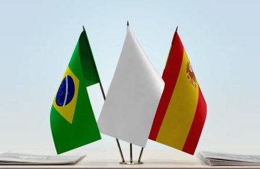 Brezilya İspanya belgelerle bayrak salladı