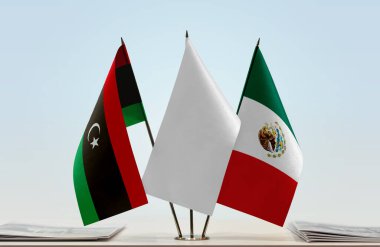  Libya Meksika ve beyaz bayraklar belgelerle ayakta  