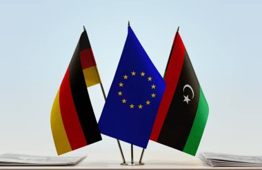Almanya Libya ve eu bayrakları hazırda bekliyor