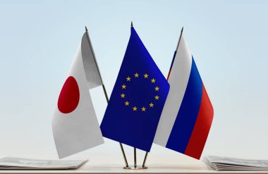 Rusya ve Japonya belgelerle ayakta duruyor  