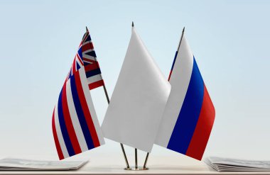 Hawaii, Rusya ve evraklarla birlikte beyaz bayraklar  