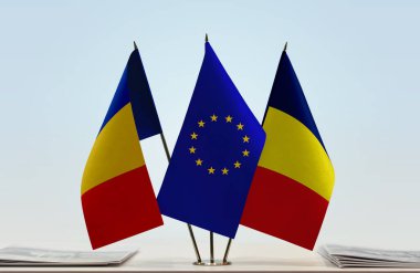 Chad ve Romanya belgelerle bayrak salladı 