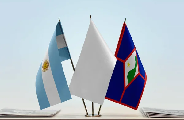 Argentyna Sint Eustatius Białe Flagi Stoisku Papierami — Zdjęcie stockowe