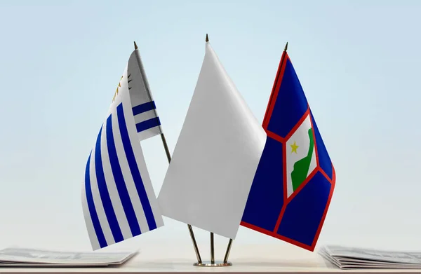 Saint Eustache Uruguay Drapeaux Sur Pied Avec Des Papiers — Photo