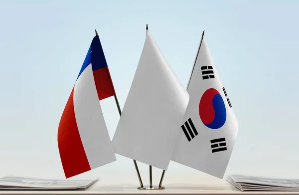 Cile Bandiere Corea Del Sud Stand Con Carte — Foto Stock