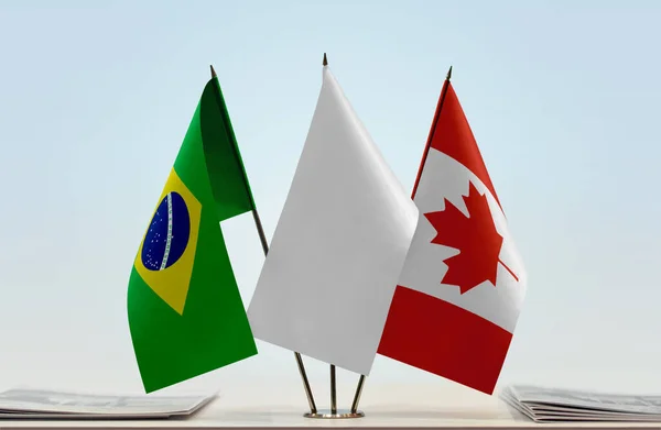 Brazílie Kanada Vlajky Stojanu Papíry — Stock fotografie