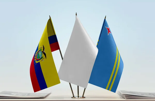 Εκουαδόρ Αρούμπα Και Λευκές Σημαίες Στάση Χαρτιά — Φωτογραφία Αρχείου