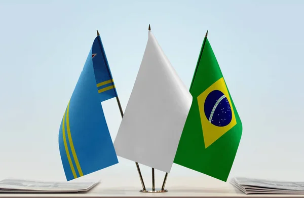 Aruba Brazílie Bílé Vlajky Stojanu Papíry — Stock fotografie