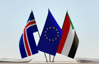 İzlanda Sudan ve eu bayrağı kağıtları hazırladı