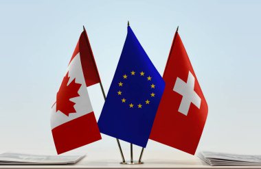 İsviçre bayrağı kağıtlarla beklemede 