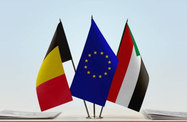Belçika Sudan 'ın bayrakları tezgahta.  