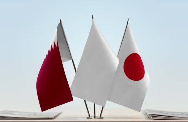 Katar ve Japonya belgelerle ayakta duruyor  