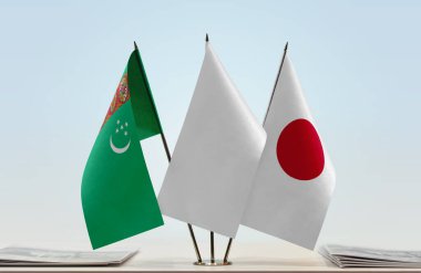 Türkmenistan ve Japonya belgelerle ayakta  