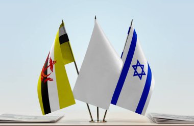 İsrail, Brunei ve beyaz bayraklar kağıtlarla ayakta