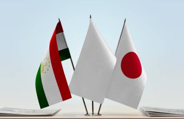 Tacikistan ve Japonya belgelerle ayakta duruyor  
