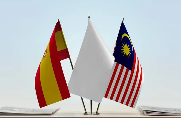 Spanien Malaysia Flaggor Monter Med Papper — Stockfoto