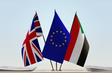 GB Sudan ve eu bayrağı evraklarla birlikte beklemede