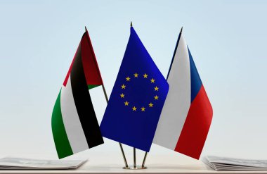 Filistin CR ve eu bayrağı evraklarla birlikte