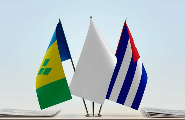 Saint Vincent Les Grenadines Cuba Drapeaux Sur Support Papier — Photo