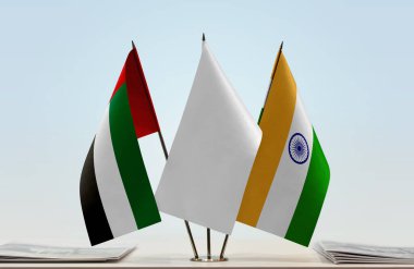 Birleşik Arap Emirlikleri bayrakları hazırda bekliyor