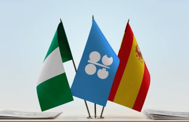 Nijerya İspanya 'nın bayrakları tezgahta