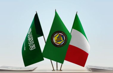 İtalya bayrağı kağıtlarla birlikte beklemede 