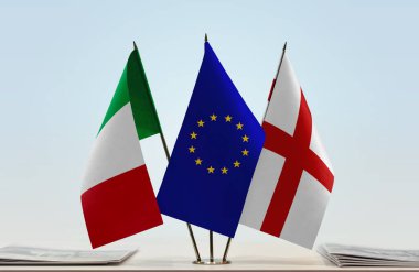 İtalya ROF ve eu bayrağı kağıtlarla hazır bekliyor