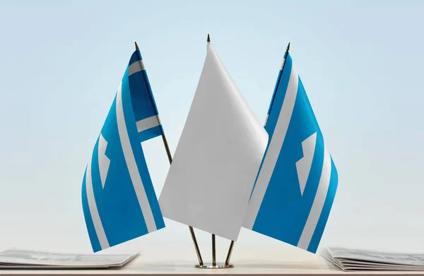 Карачай Балкарія Білі Прапори Стенді Паперами — стокове фото