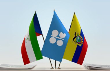 Ekvator, Ekvator Ginesi ve OPEC bayrakları kağıtlarla birlikte beklemede  