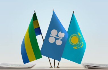 Gabon Kazakistan belgelerle bayrak salladı