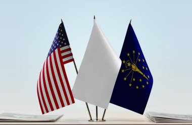 ABD, Indiana ve beyaz bayraklar kağıtlarla ayakta