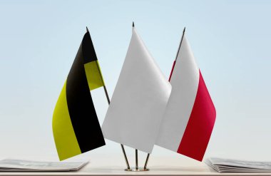 Kazhubia Polonya belgelerle ayakta duruyor