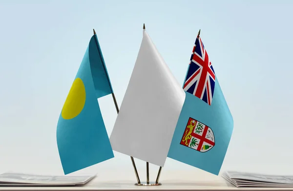 Palau Fiji Witte Vlaggen Standaard Met Papieren — Stockfoto