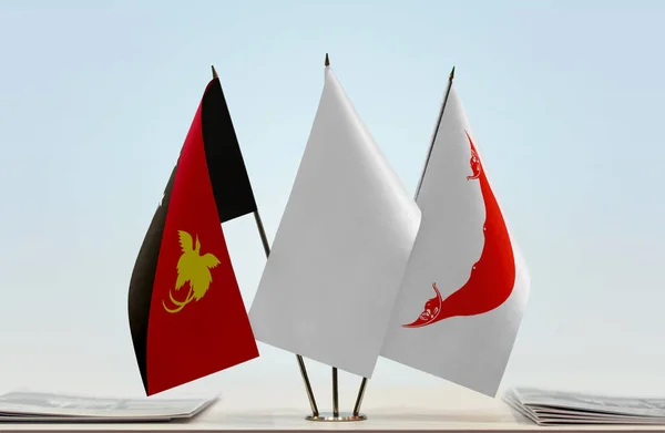 Papua Neuguinea Osterinsel Und Weiße Flaggen Stand Mit Papieren — Stockfoto