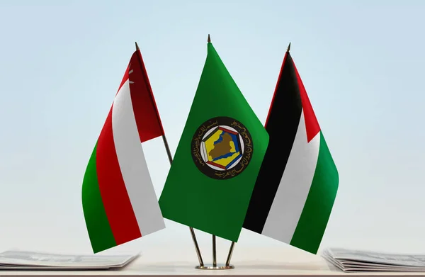 Palestina Bandeiras Omã Stand Com Papéis — Fotografia de Stock