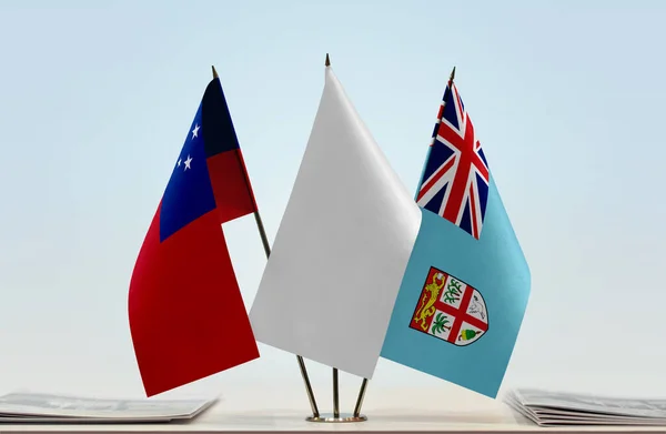 Samoa Fiji Banderas Blancas Stand Con Papeles — Foto de Stock