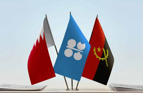 Angola Bahrein Opec Zászlók Standon Papírokkal — Stock Fotó