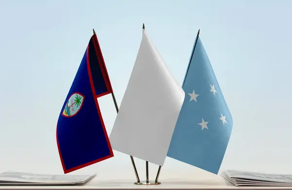 Guam Fsm Banderas Blancas Stand Con Papeles — Foto de Stock