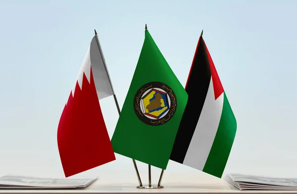 Флаги Бахрейна Трибуне Бумагами — стоковое фото