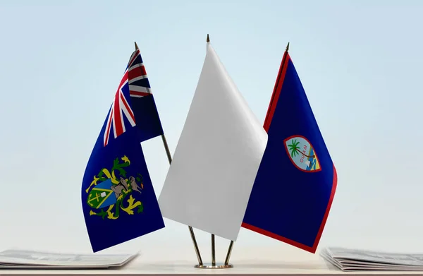 Islas Pitcairn Guam Banderas Blancas Stand Con Papeles — Foto de Stock